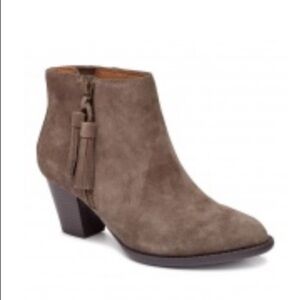 Vionic Madeline Suede Ankle Bootie Size 8.5